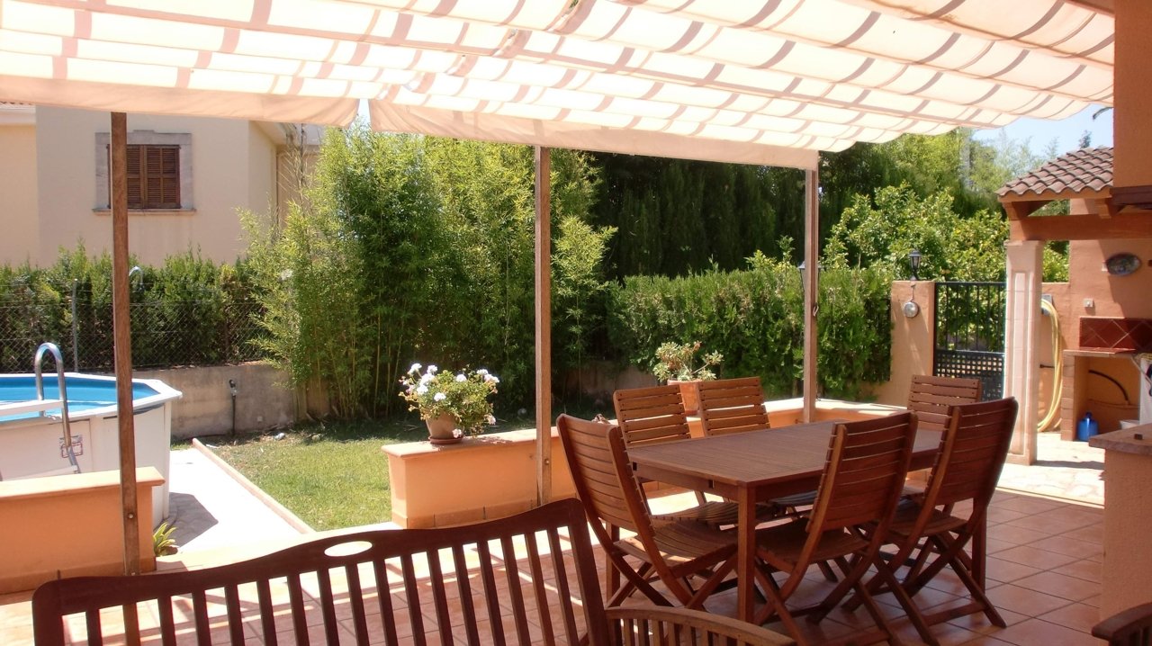 Schönes helles Haus mit Pool, Terrassen und Garage in Son Roqueta