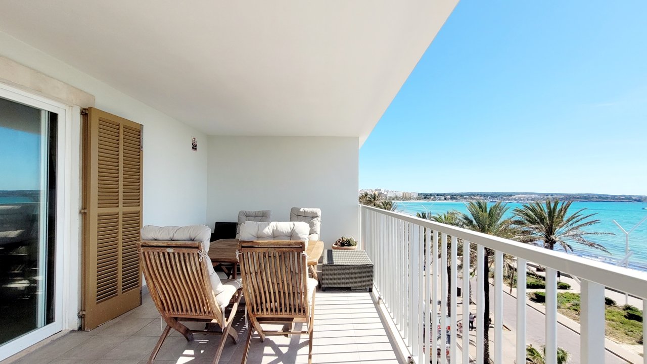Mallorquinische Etagenwohnung mit Traum-Meerblick an der Playa de Palma
