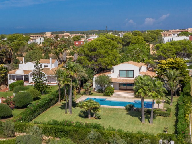 Sensationelle Strand-Villa in 1. Meereslinie in Son Xoriguer, (MENORCA)