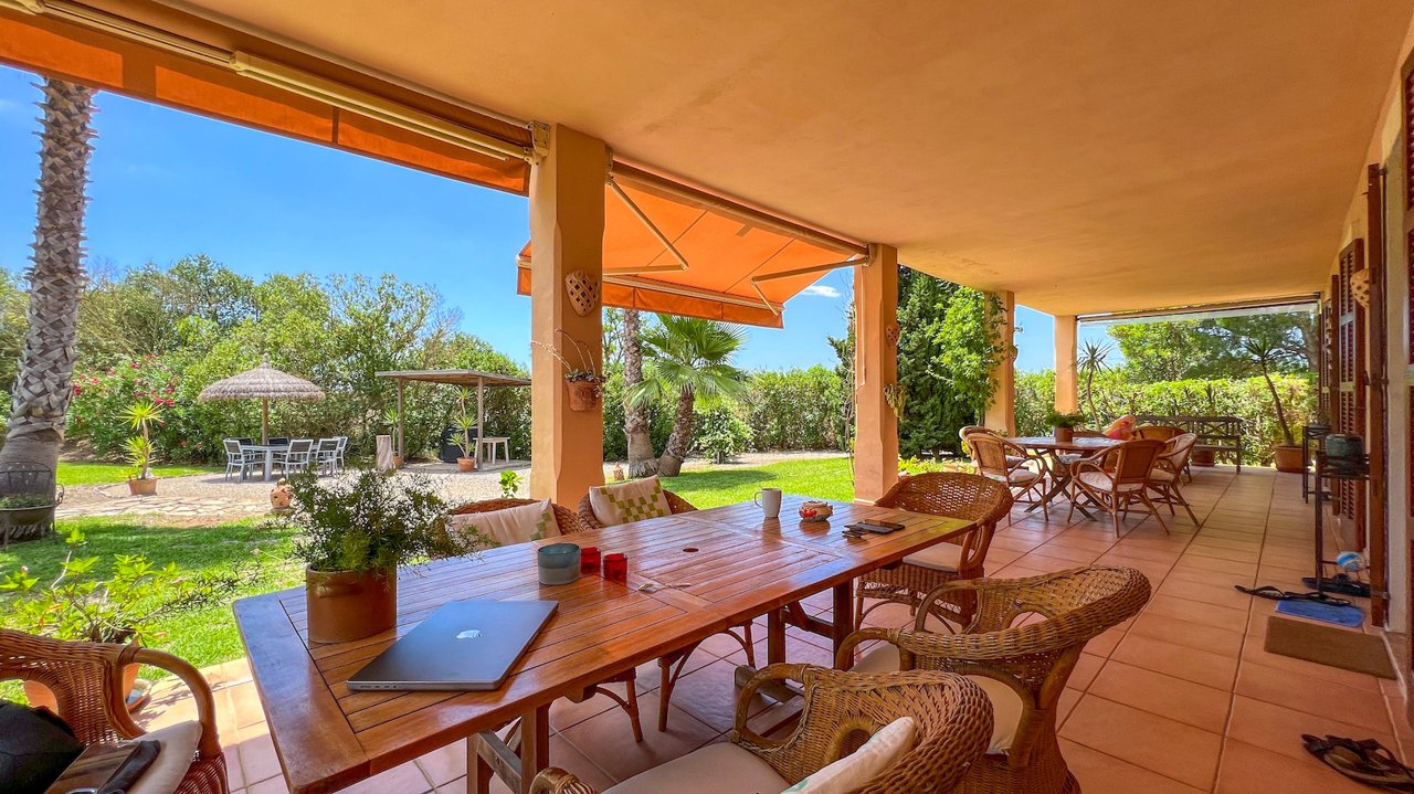Große Finca in ruhiger Lage mit Gästehaus und VERMIETUNGSLIZENZ!!
