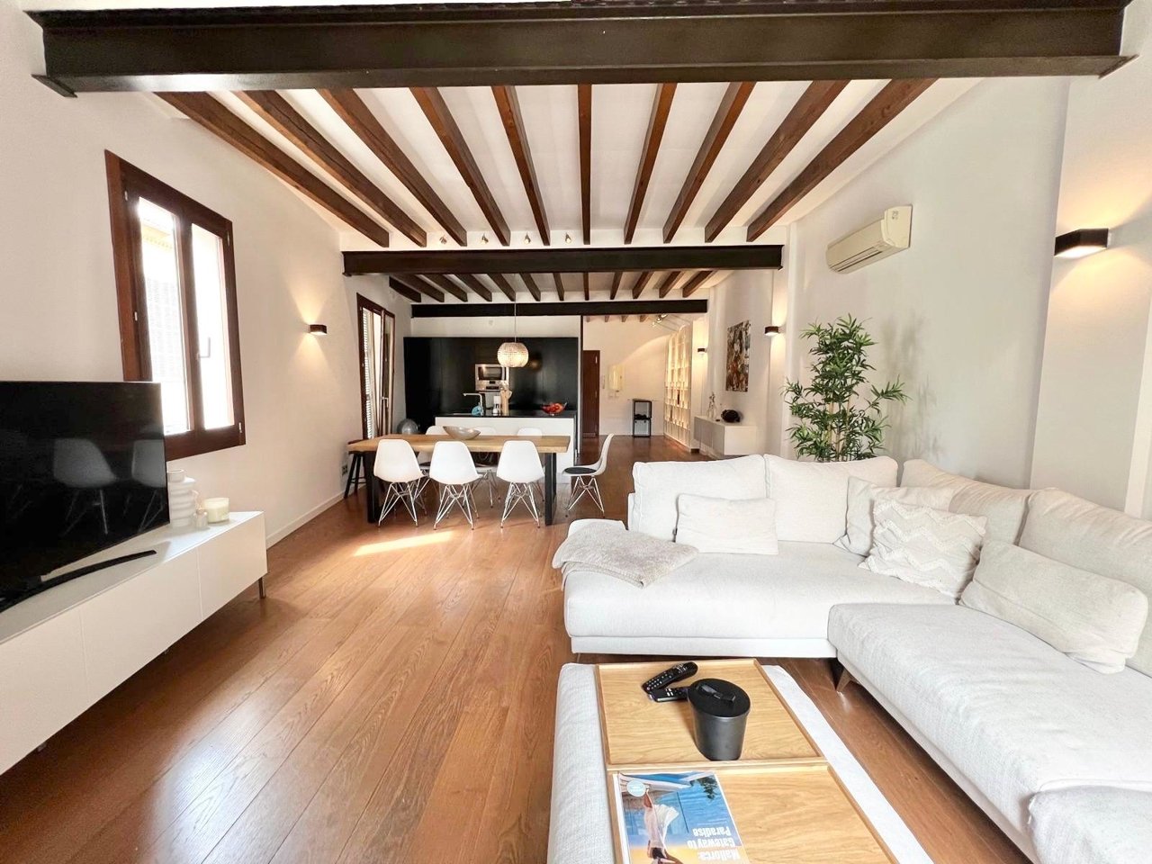 Traumhafte Wohnung im Loftstil - edel renoviert im Herzen der Insel
