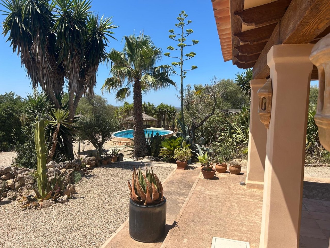 Finca in mallorquinischem Style mit Weitblick und Projekt
