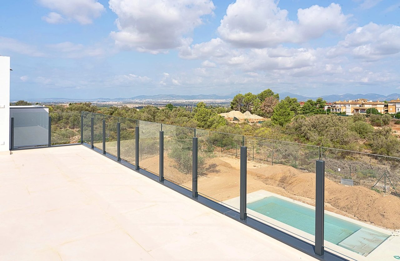 Neubauvilla mit Meerblick in Son Gual