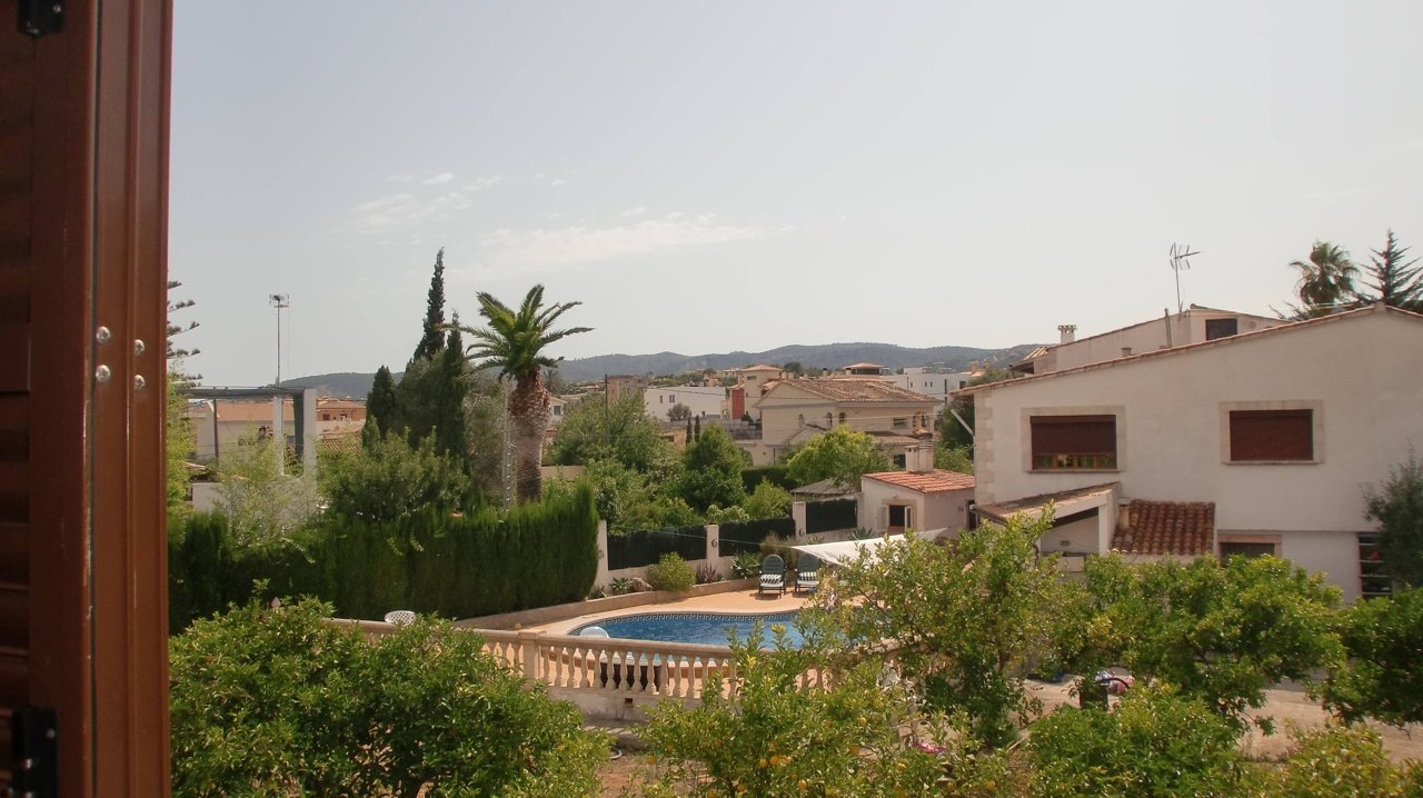 Schönes helles Haus mit Pool, Terrassen und Garage in Son Roqueta