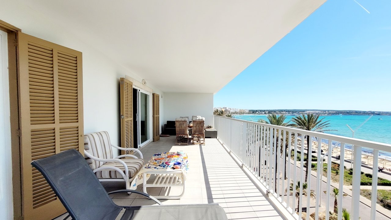 Mallorquinische Etagenwohnung mit Traum-Meerblick an der Playa de Palma