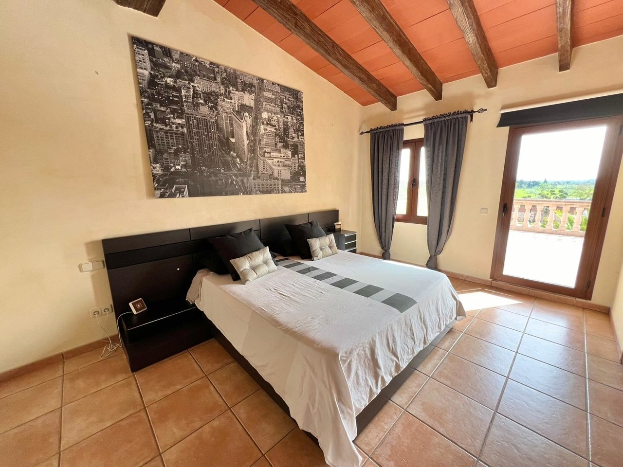 Exklusive Finca mit grossem Salzwasser-Pool und Gästehaus in der Nähe von Campos