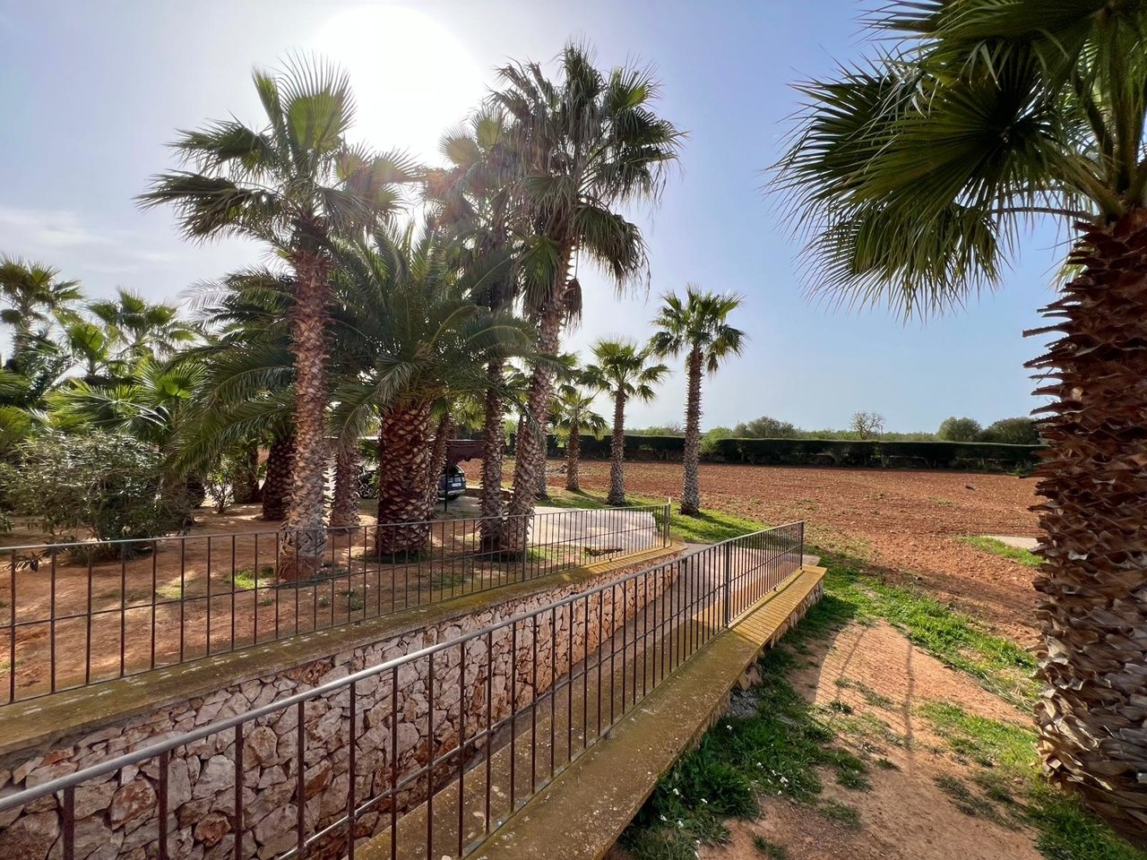 Exklusive Finca mit grossem Salzwasser-Pool und Gästehaus in der Nähe von Campos