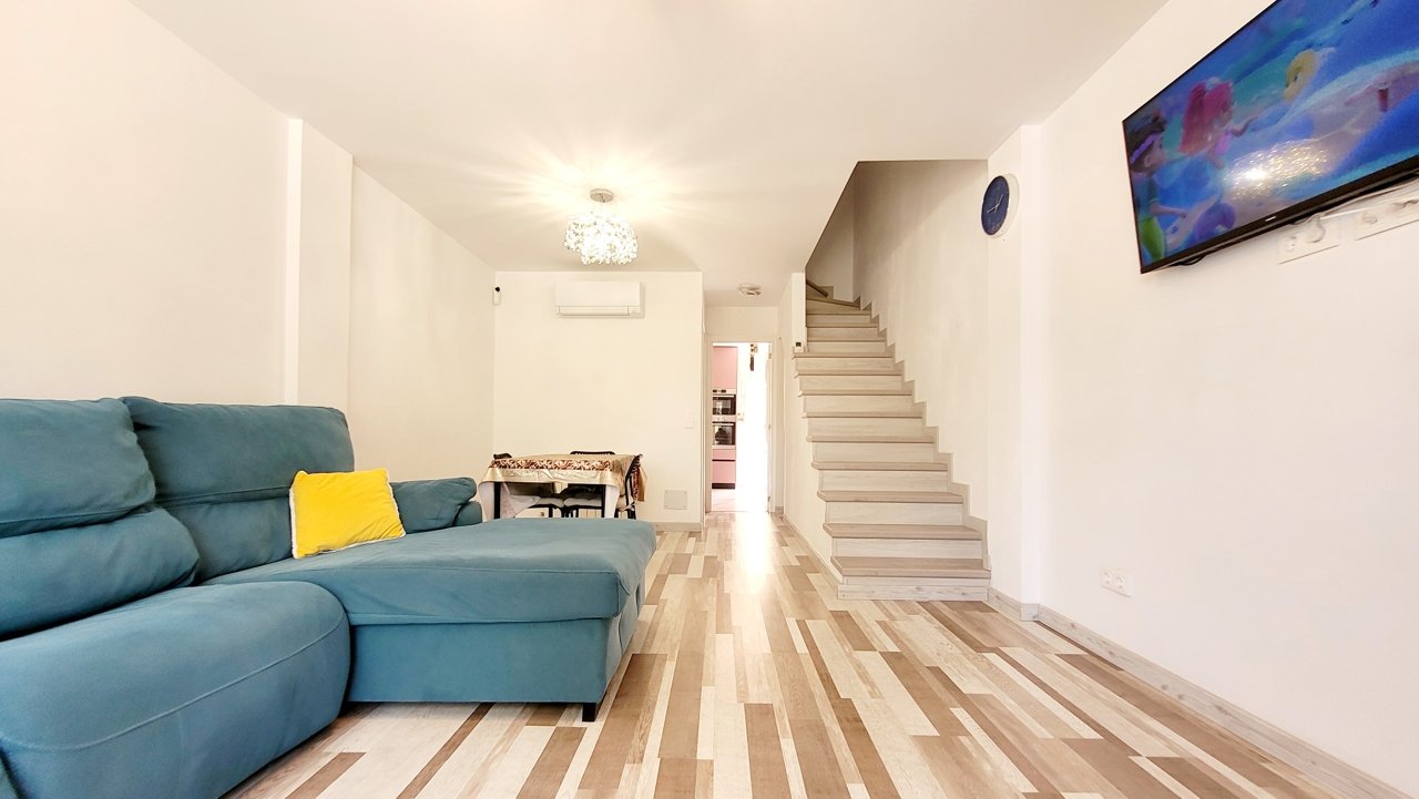 Modernes Reihenhaus mit vier Terrassen und Stellplatz nur 50m vom Meer entfernt - Playa de Palma