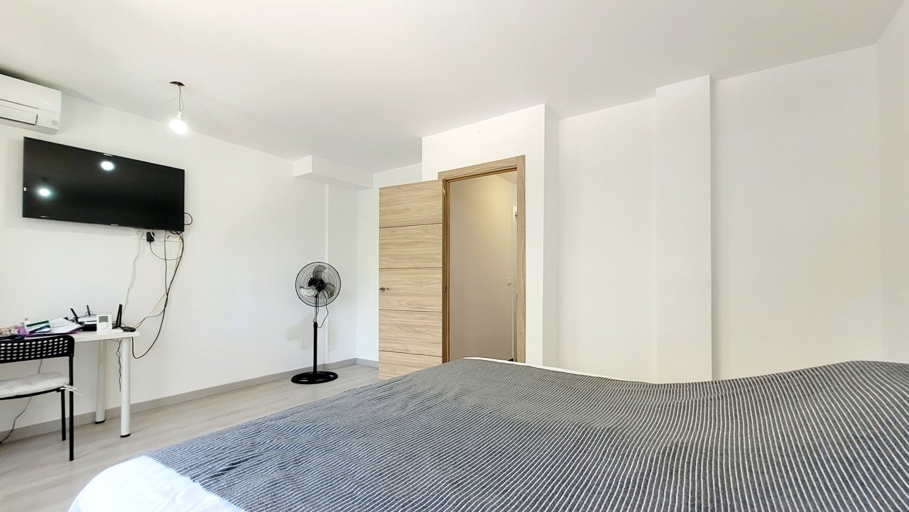 Modernes Reihenhaus mit vier Terrassen und Stellplatz nur 50m vom Meer entfernt - Playa de Palma