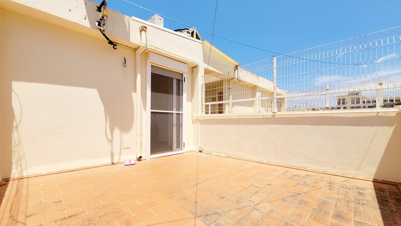 Modernes Reihenhaus mit vier Terrassen und Stellplatz nur 50m vom Meer entfernt - Playa de Palma