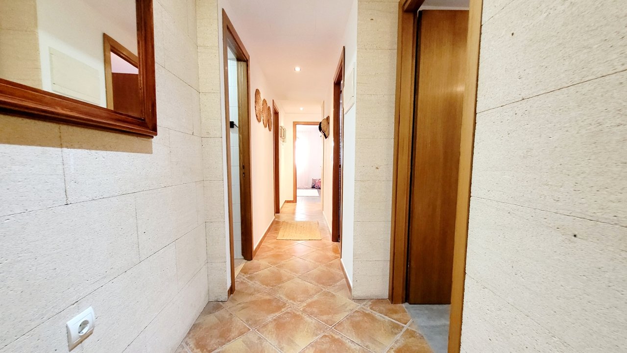 Gepflegte Etagenwohnung mit seitlichem Meerblick nur 50m vom Meer entfernt!