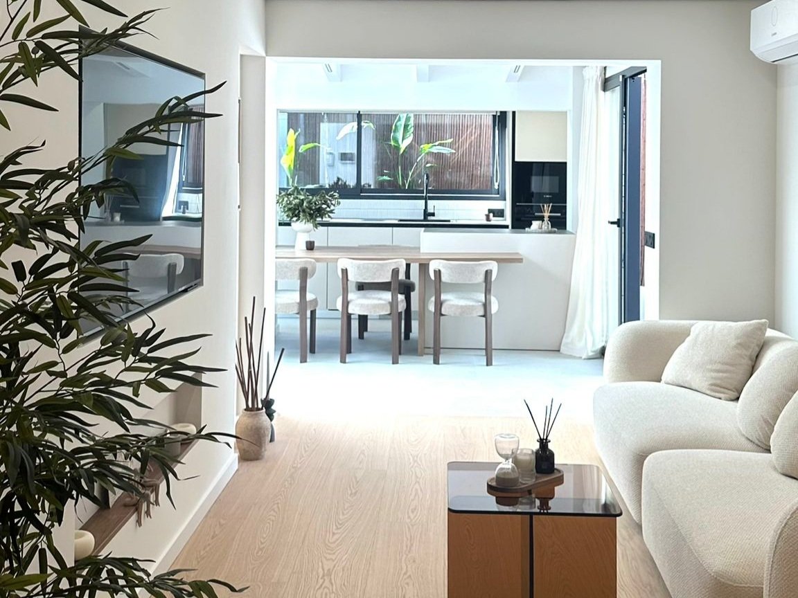 Exklusives, saniertes Apartment in schöner Gemeinschaftsanlage mit Swimmingpool in Santa Ponca!