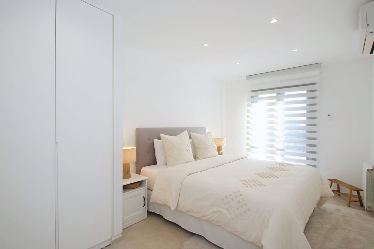 Saniertes Penthouse in repräsentativer Gemeinschaftsanlage mit drei Swimmingpools und Stellplatz