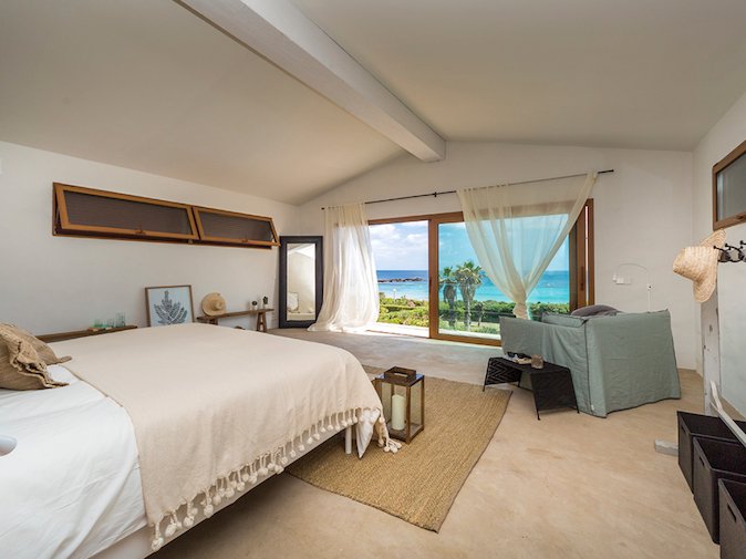 Sensationelle Strand-Villa in 1. Meereslinie in Son Xoriguer, (MENORCA)