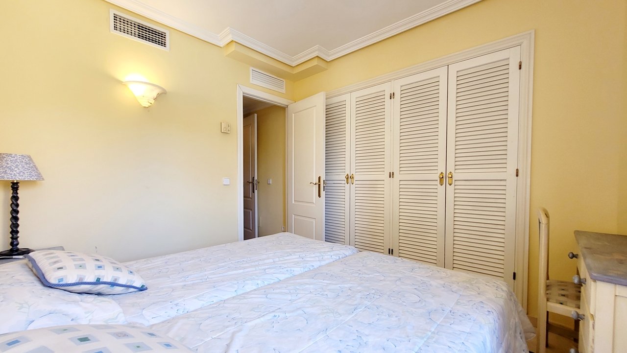 Großzügige Etagenwohnung in einer repräsentativen Gemeinschaftsanlage mit privater Dachterrasse