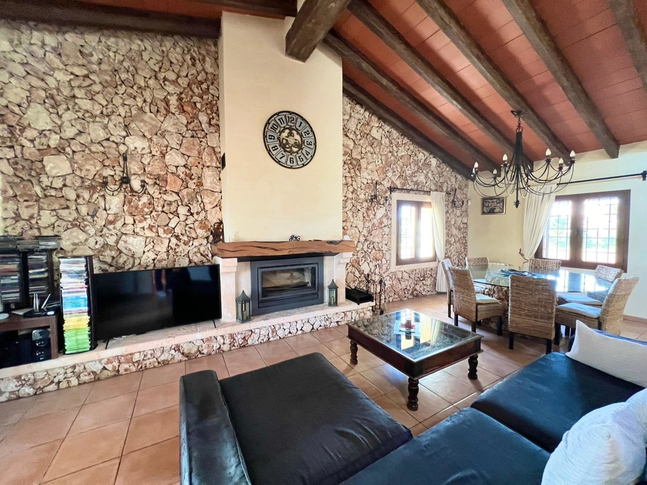 Exklusive Finca mit grossem Salzwasser-Pool und Gästehaus in der Nähe von Campos