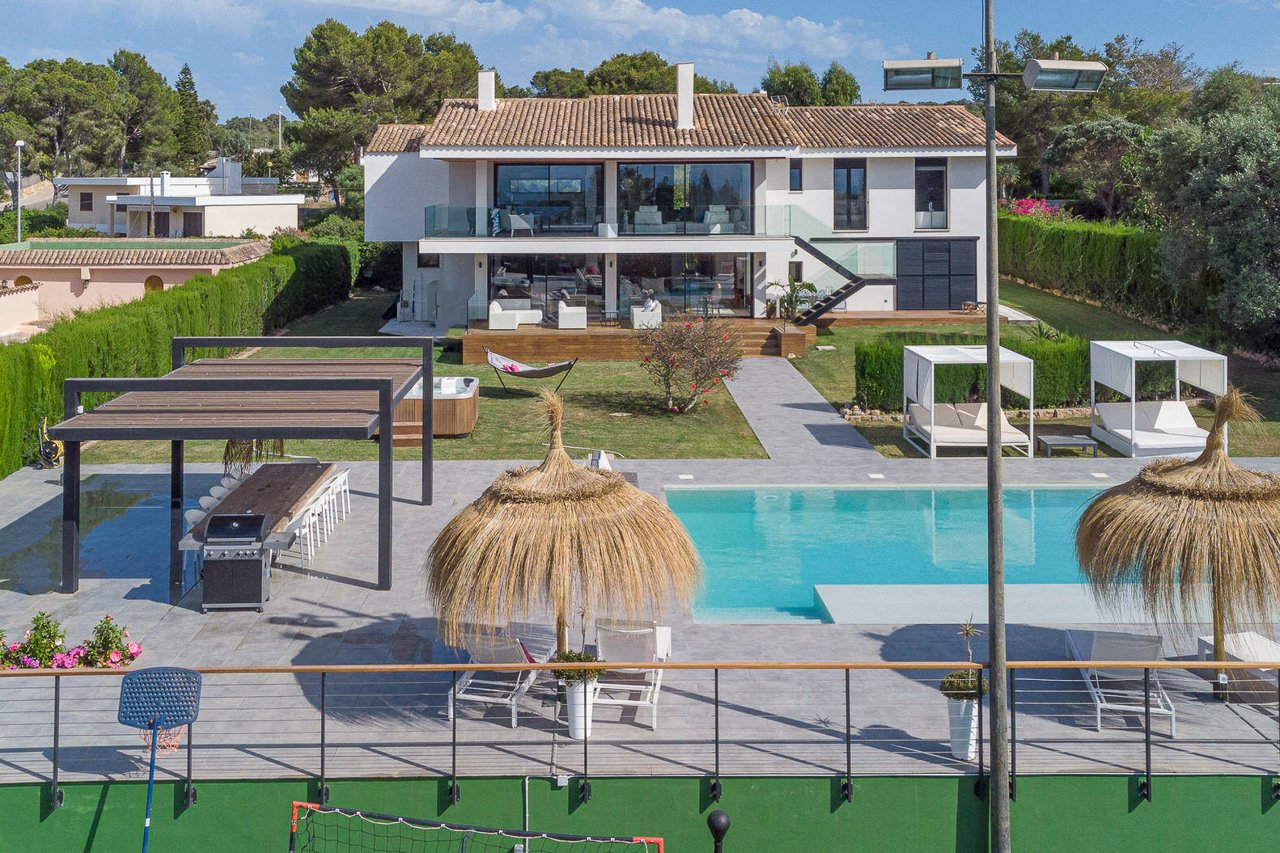Traumhafte Villa mit Meerblick und Ferienvermietlizenz in Cala Blava