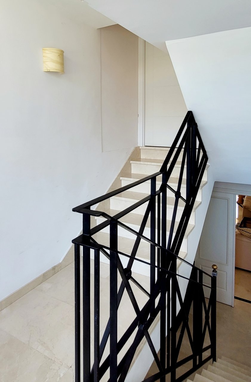 Großzügige Etagenwohnung in einer repräsentativen Gemeinschaftsanlage mit privater Dachterrasse