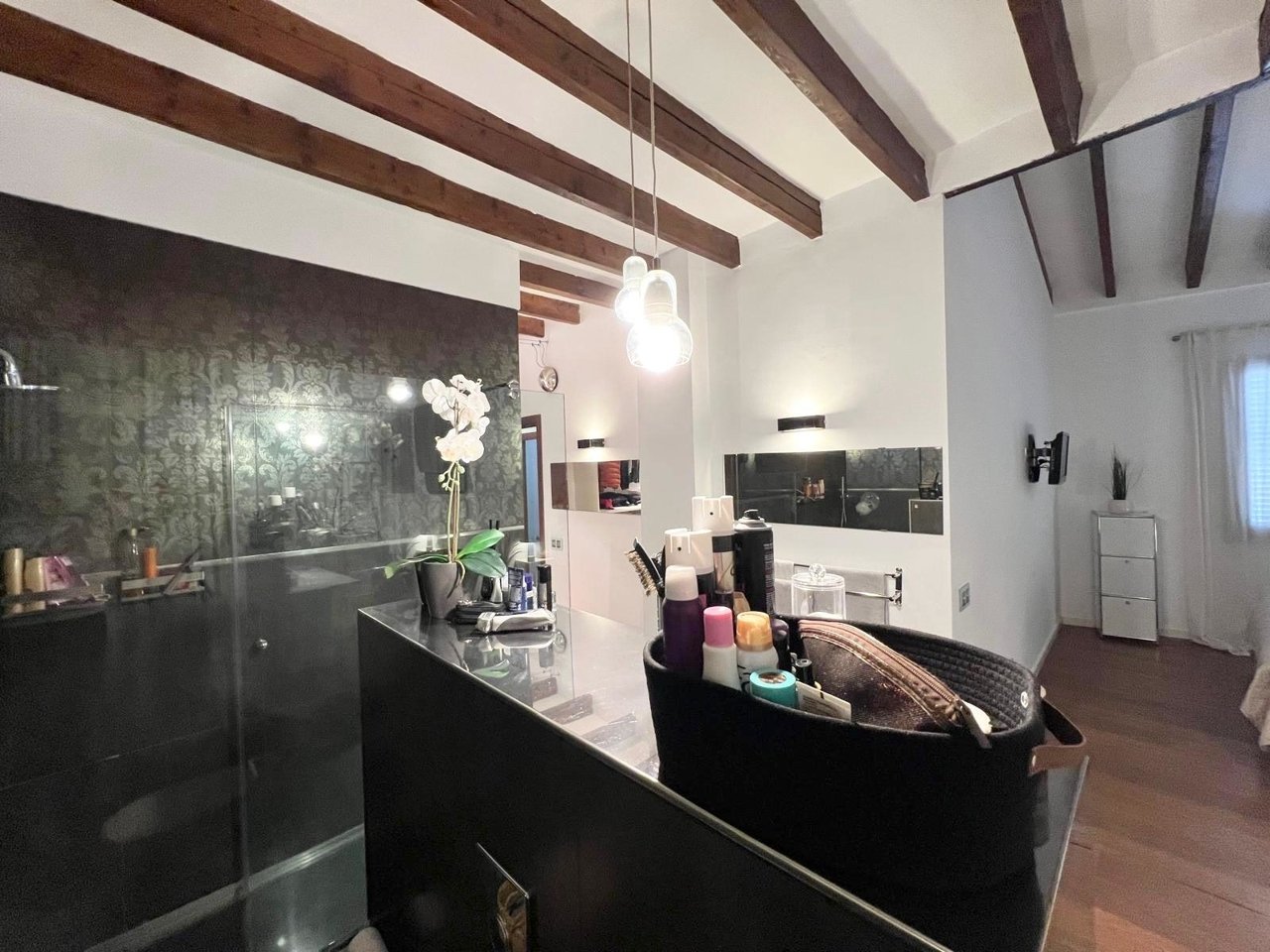 Traumhafte Wohnung im Loftstil - edel renoviert im Herzen der Insel