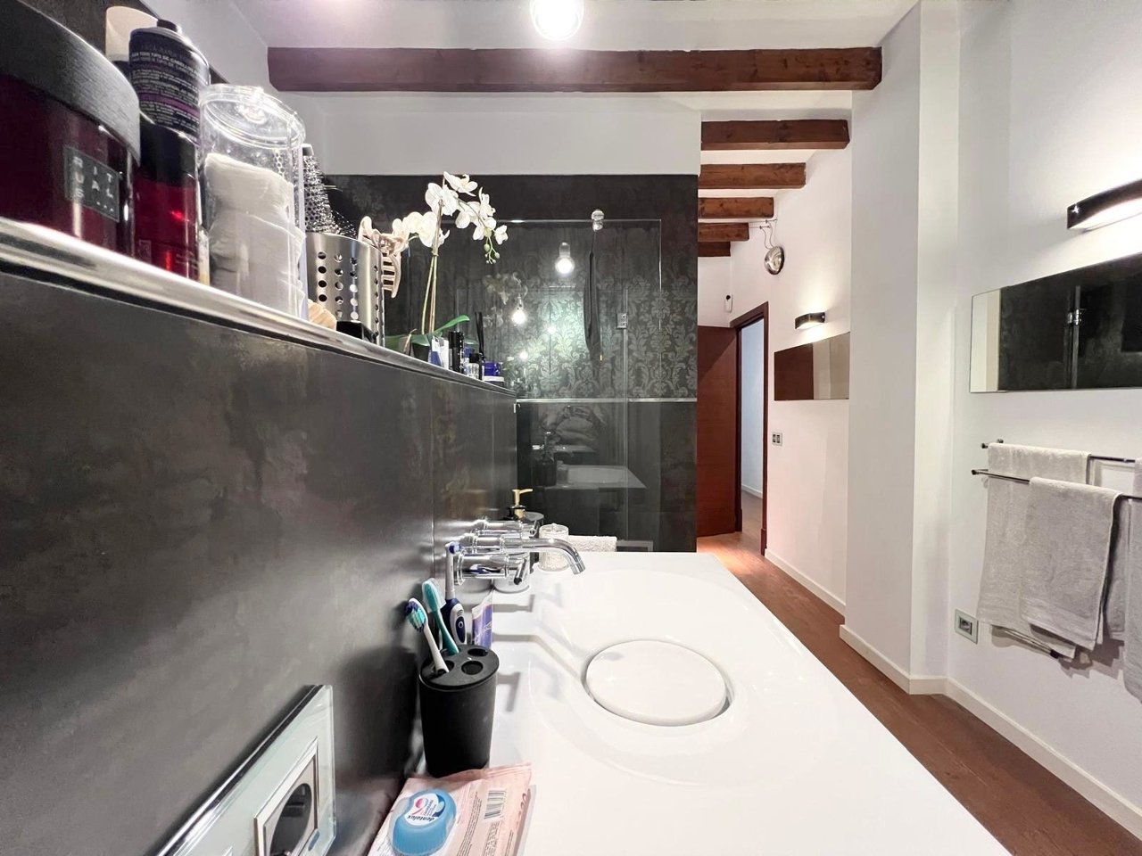 Traumhafte Wohnung im Loftstil - edel renoviert im Herzen der Insel