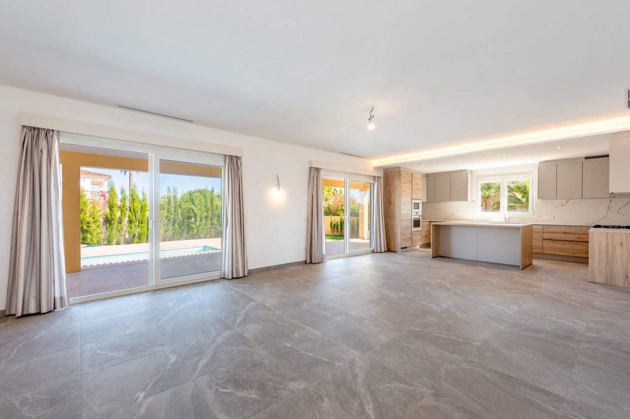 Großzügiger moderner Neubaubungalow