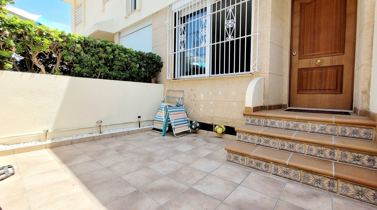 Modernes Reihenhaus mit vier Terrassen und Stellplatz nur 50m vom Meer entfernt - Playa de Palma
