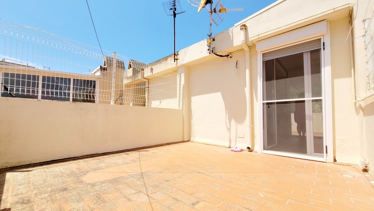 Modernes Reihenhaus mit vier Terrassen und Stellplatz nur 50m vom Meer entfernt - Playa de Palma