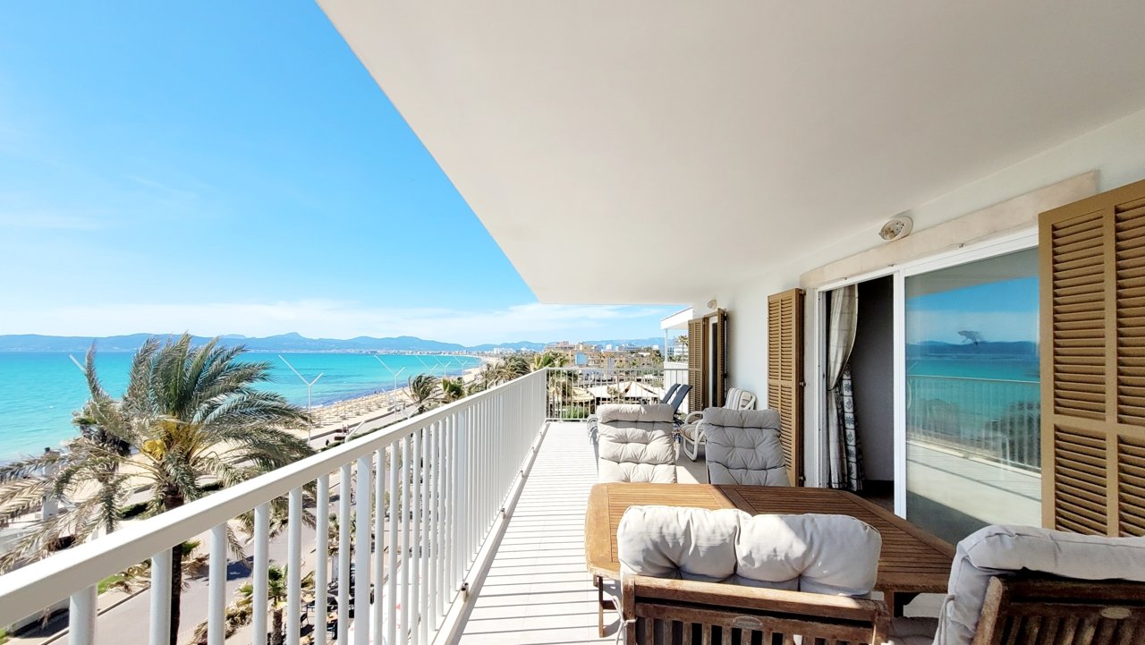 Mallorquinische Etagenwohnung mit Traum-Meerblick an der Playa de Palma