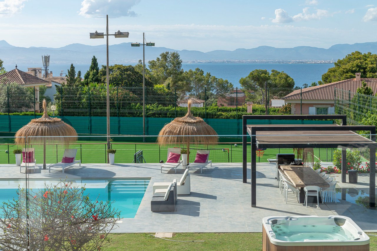 Traumhafte Villa mit Meerblick und Ferienvermietlizenz in Cala Blava