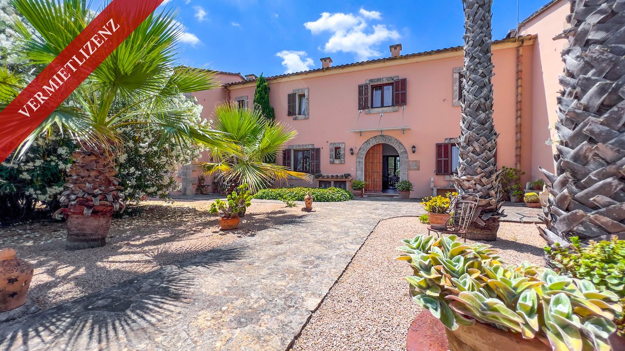 Große Finca in ruhiger Lage mit Gästehaus und VERMIETUNGSLIZENZ!!