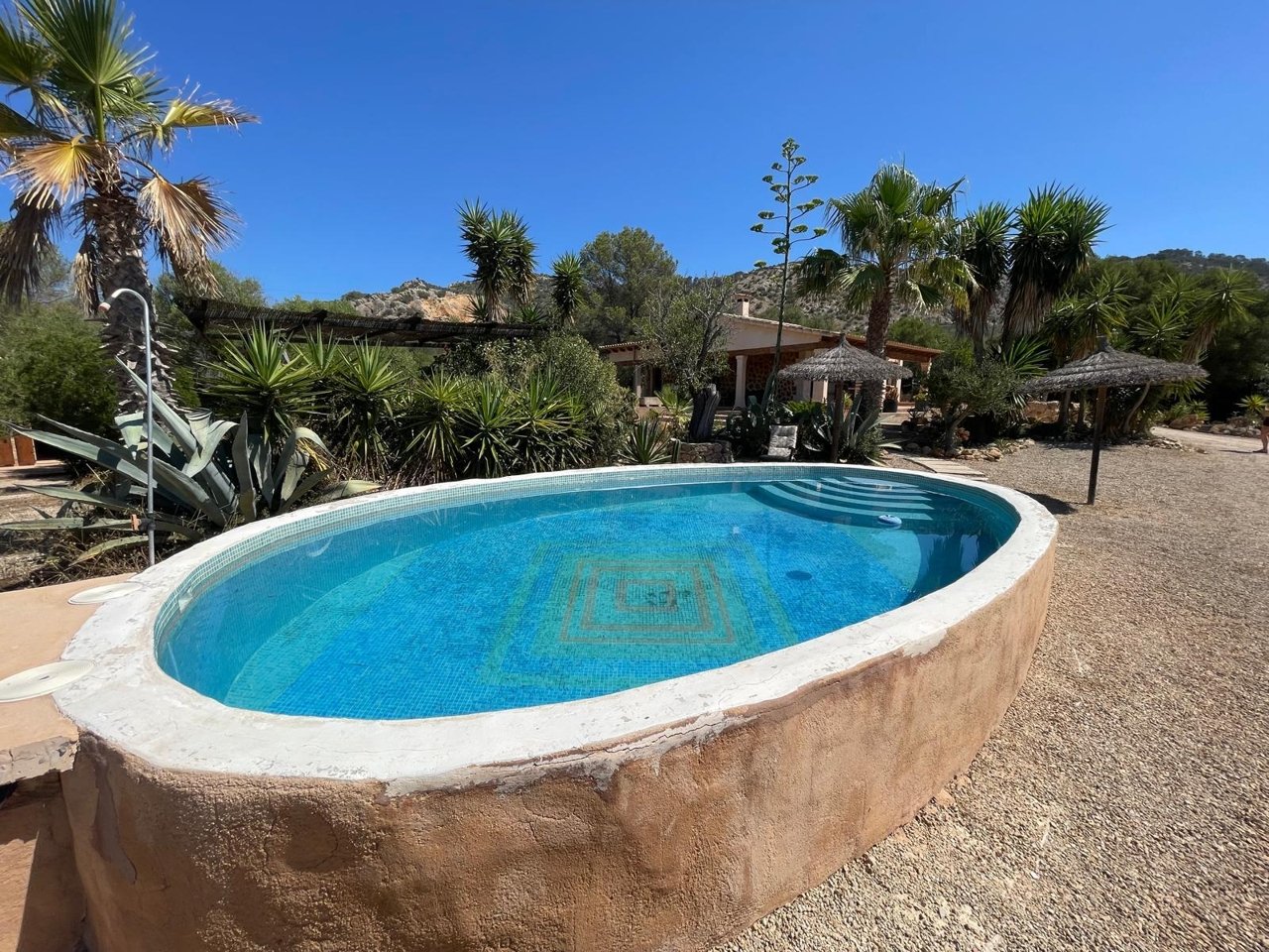 Finca in mallorquinischem Style mit Weitblick und Projekt