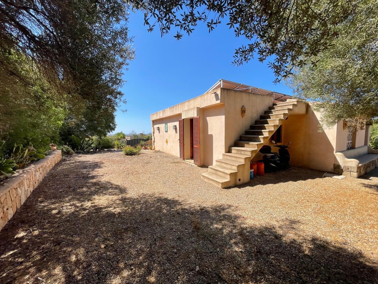 Finca in mallorquinischem Style mit Weitblick und Projekt