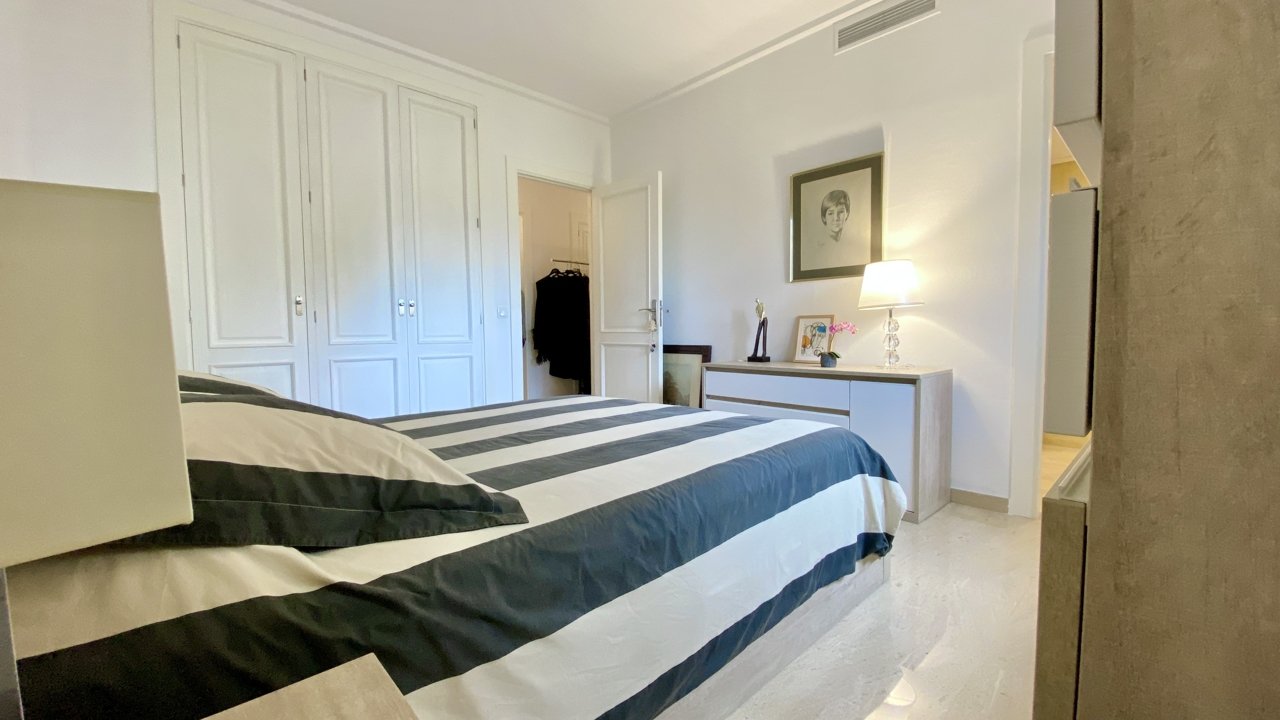 Luxuriöse Erdgeschosswohnung in privilegierter Lage zum Kauf!