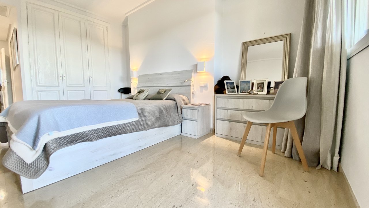Luxuriöse Erdgeschosswohnung in privilegierter Lage zum Kauf!