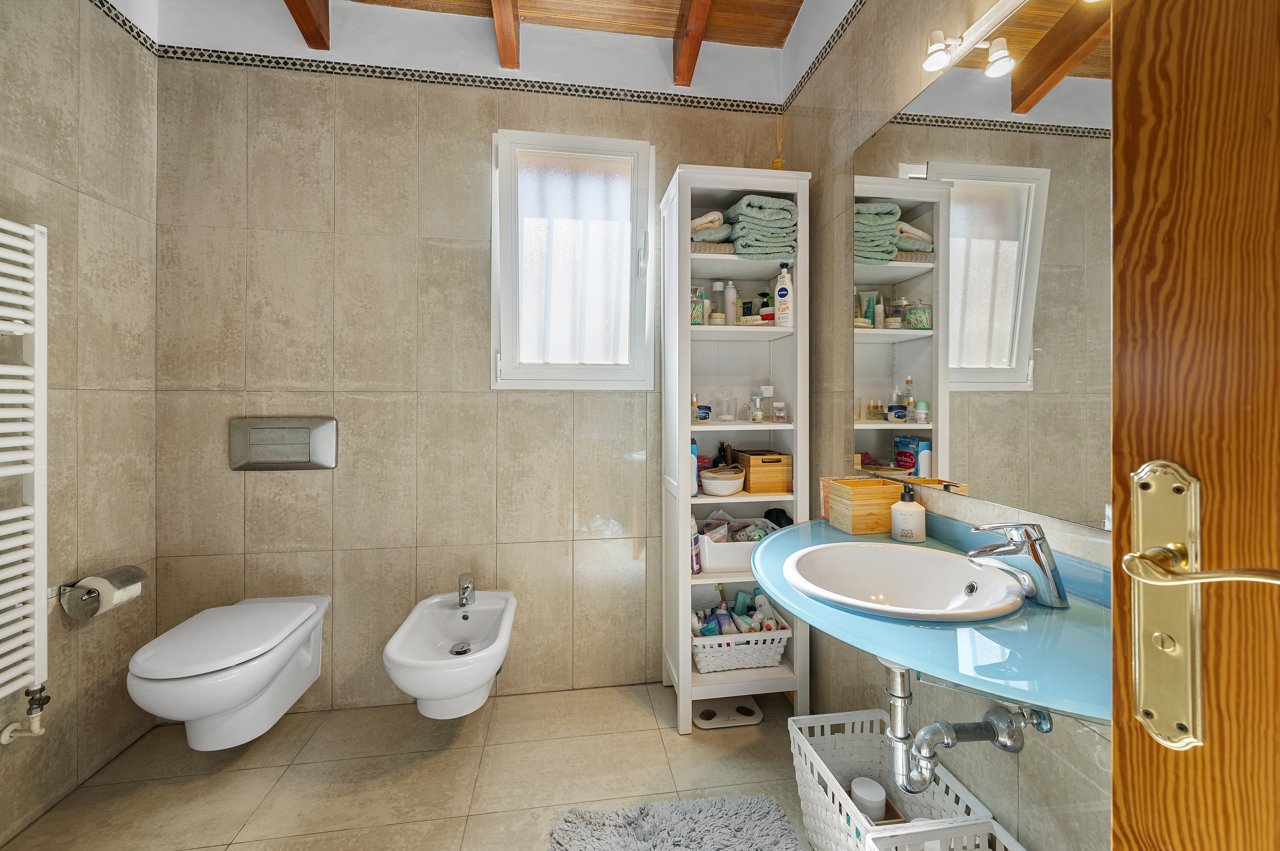 Badezimmer 5 OG Badezimmer 5 OG