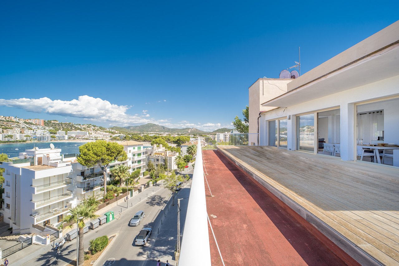Penthouse med utsikt över bukten Santa Ponça